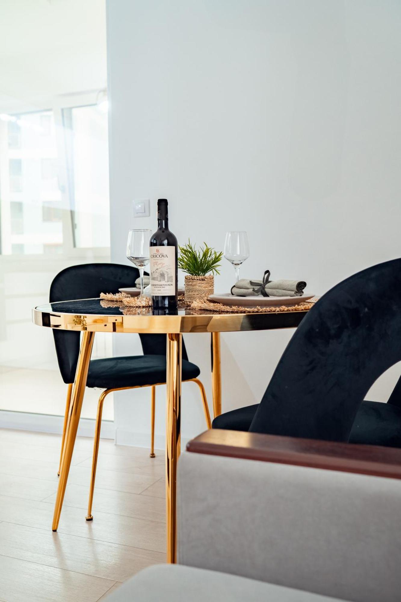Cozy Aparthotel - Ultracentral Luxury Apartments Iasi Extérieur photo